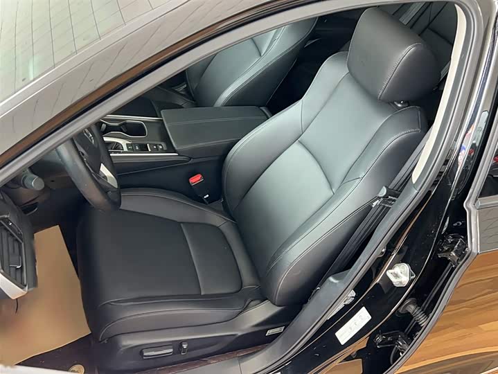 Фото 12 - Honda Accord