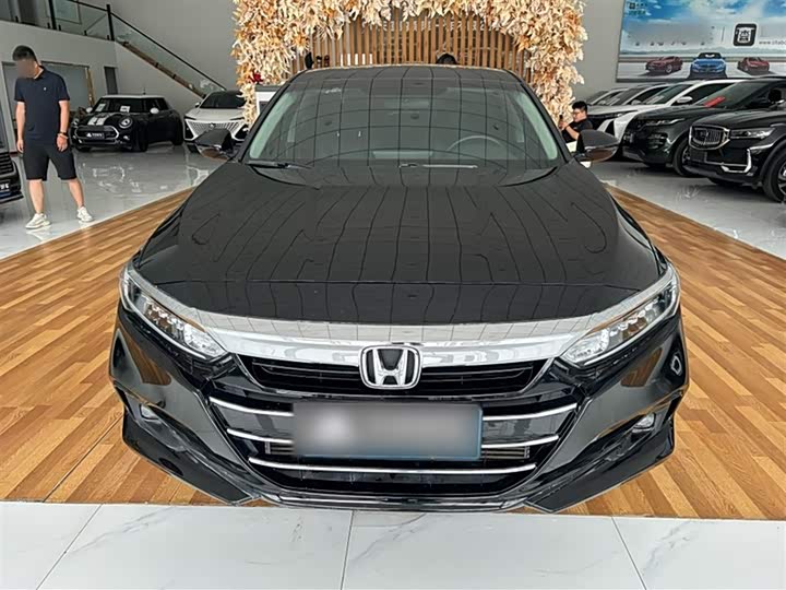 Фото 14 - Honda Accord