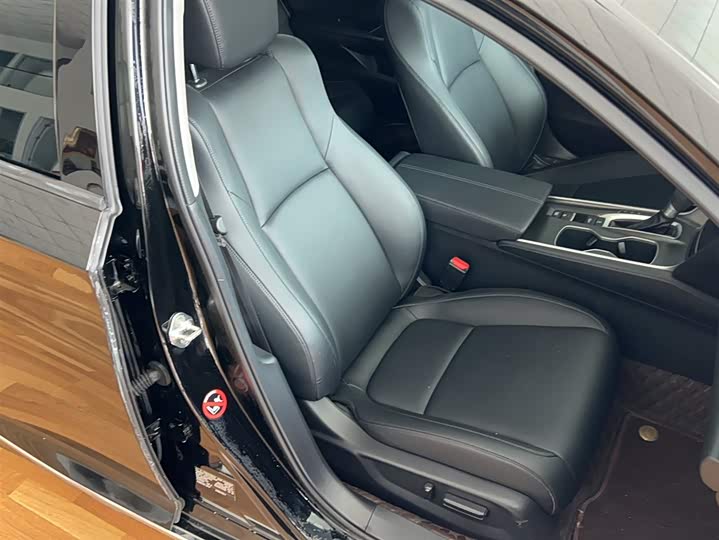 Фото 3 - Honda Accord