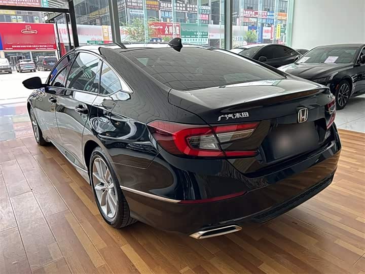 Фото 9 - Honda Accord