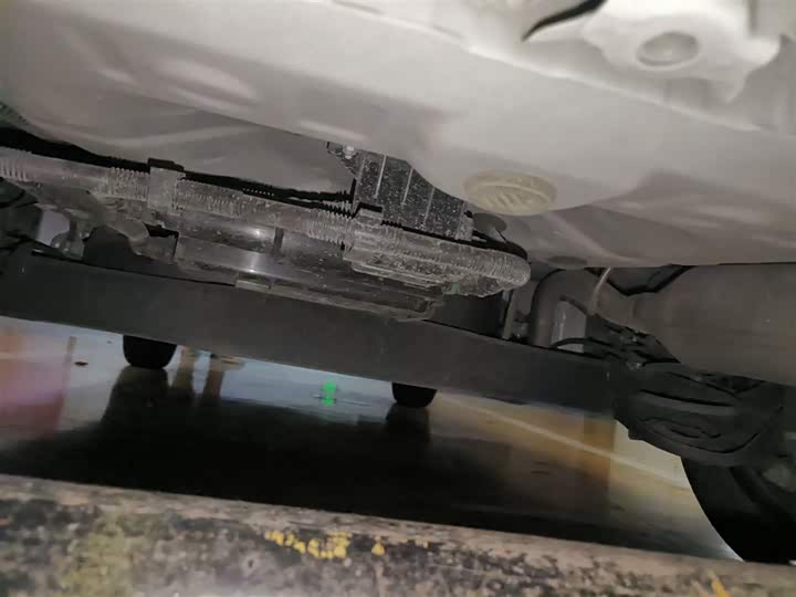 Фото 12 - Toyota Yaris L Hatchback