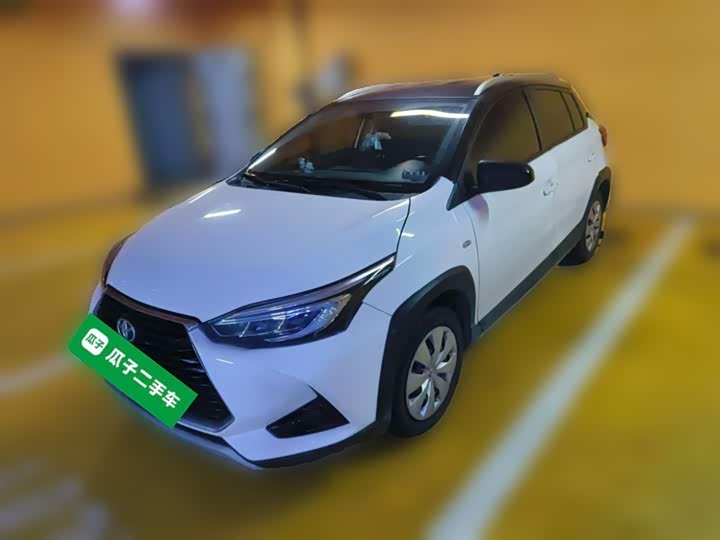 Фото 2 - Toyota Yaris L Hatchback