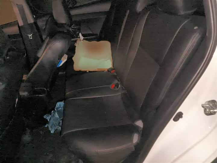 Фото 25 - Toyota Yaris L Hatchback