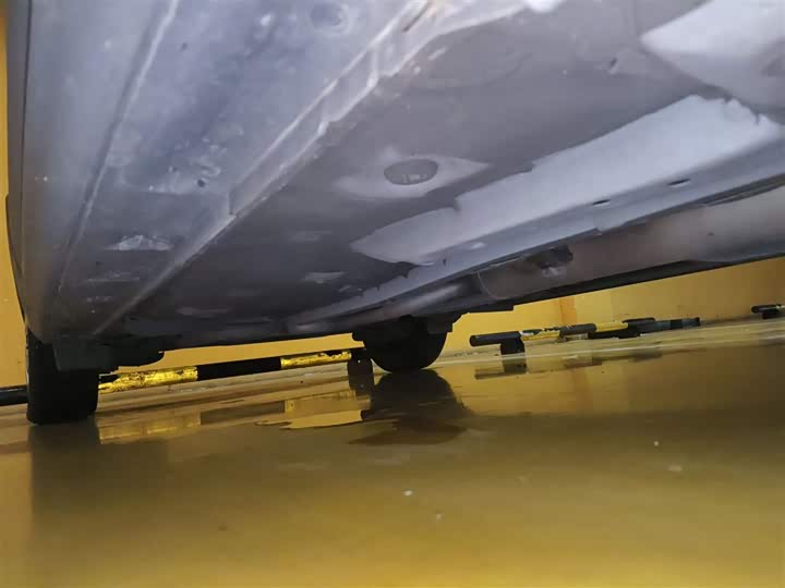 Фото 3 - Toyota Yaris L Hatchback