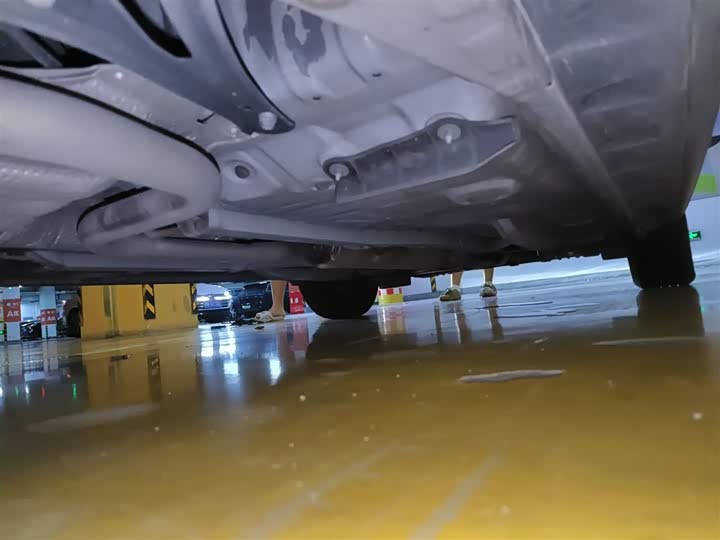 Фото 4 - Toyota Yaris L Hatchback