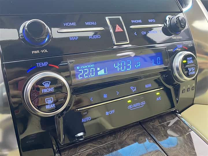 Фото 20 - Toyota Alphard