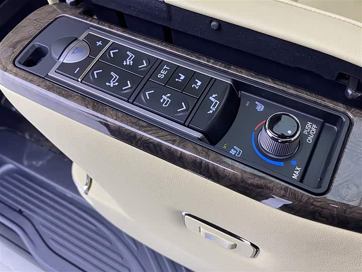 Фото 30 - Toyota Alphard