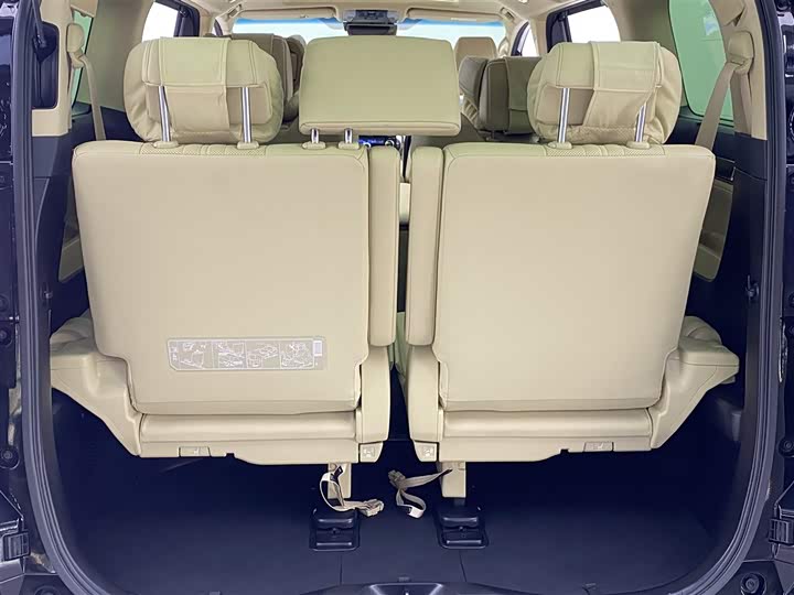 Фото 5 - Toyota Alphard