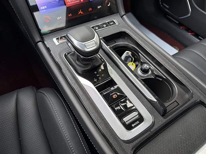 Фото 10 - Hongqi H5