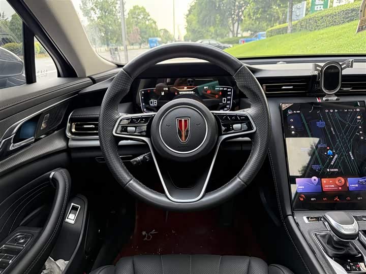 Фото 17 - Hongqi H5