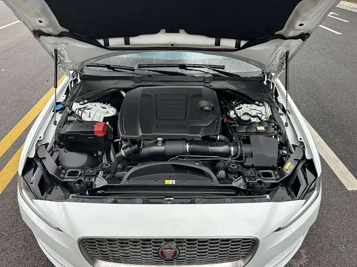 Фото 16 - Jaguar XE L