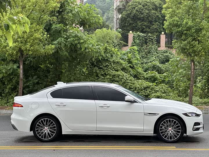 Фото 5 - Jaguar XE L