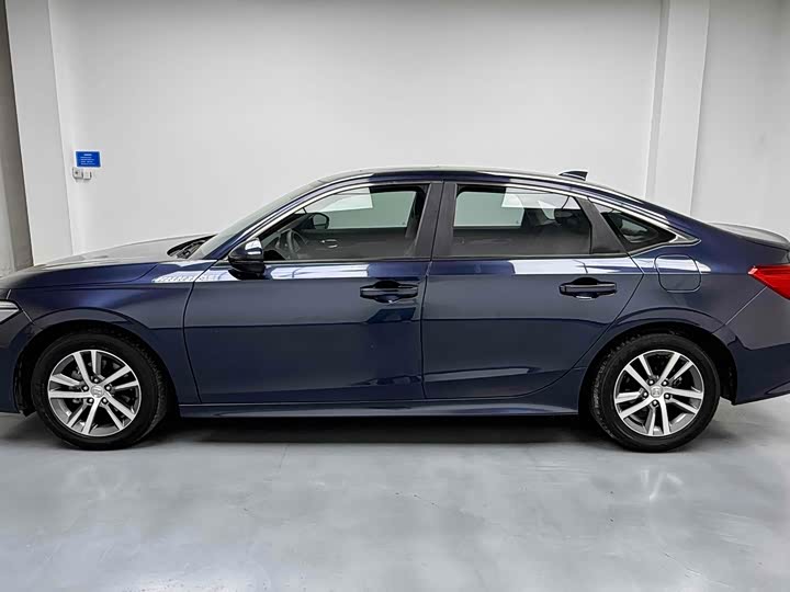 Фото 8 - Honda Civic