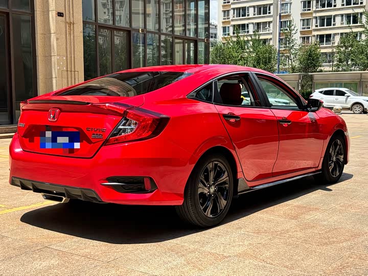 Фото 6 - Honda Civic