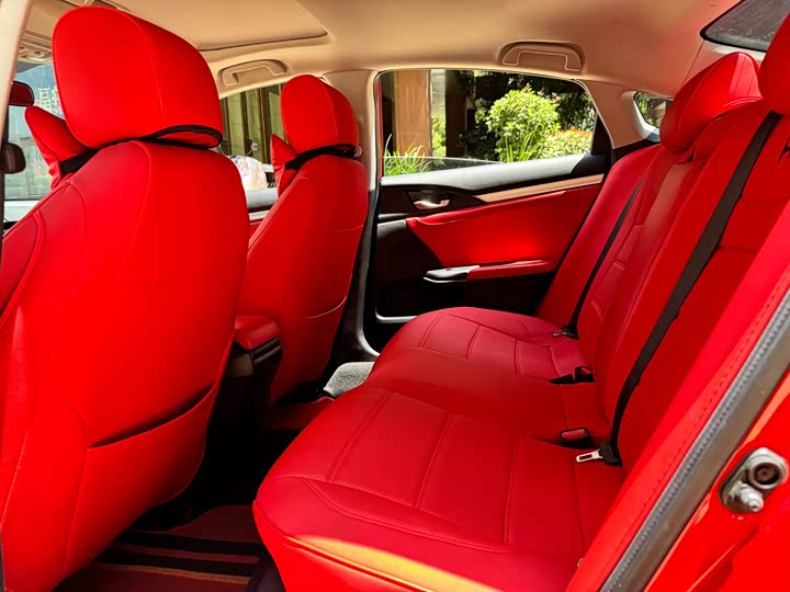 Фото 8 - Honda Civic