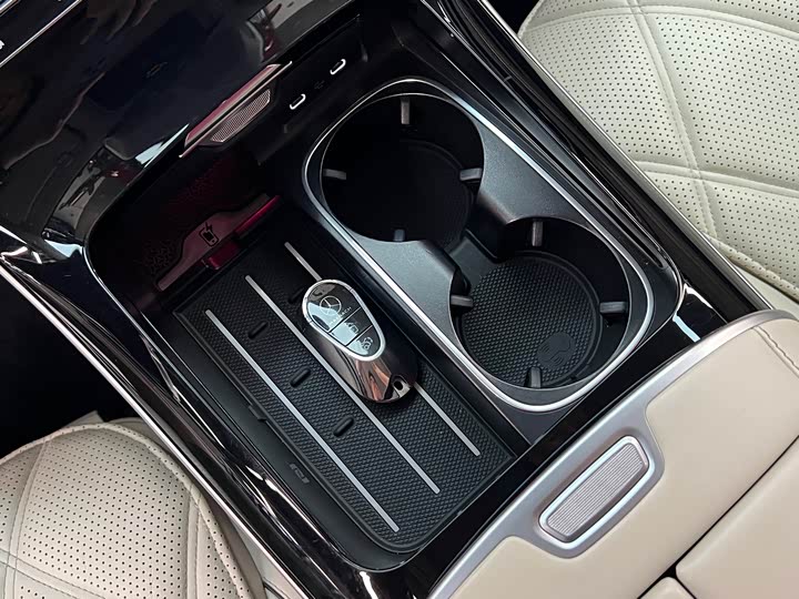 Фото 14 - Mercedes-Benz Maybach S-Class