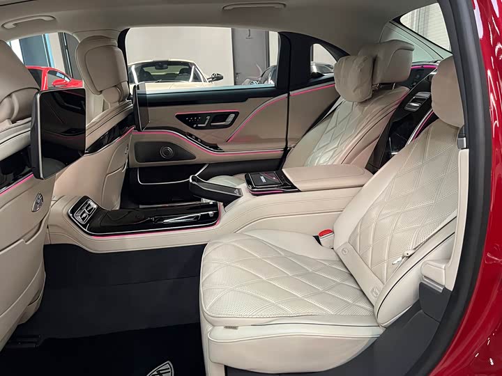 Фото 8 - Mercedes-Benz Maybach S-Class