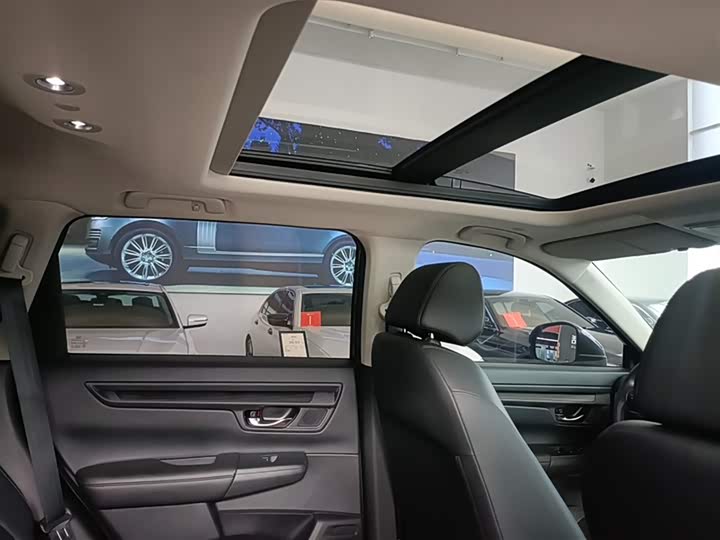 Фото 24 - Honda CR-V