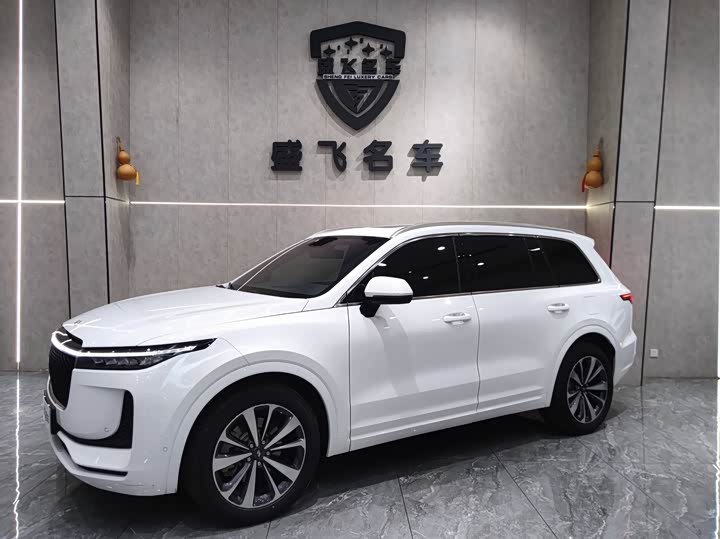 Фото 1 - LiXiang One