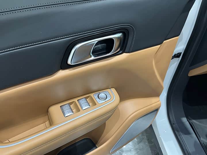 Фото 10 - LiXiang One