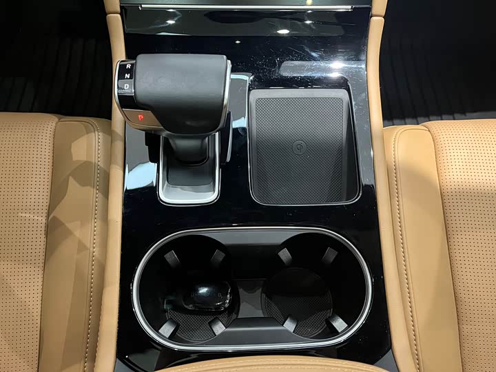 Фото 22 - LiXiang One