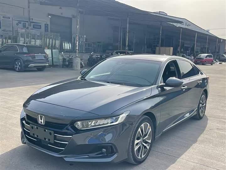 Фото 1 - Honda Accord