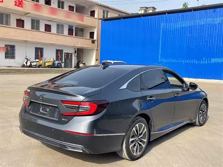 Фото 7 - Honda Accord