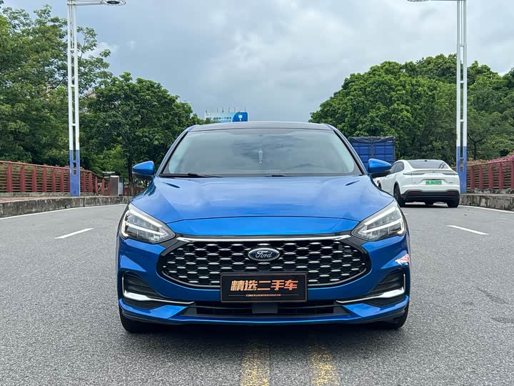 Фото 1 - Ford Focus