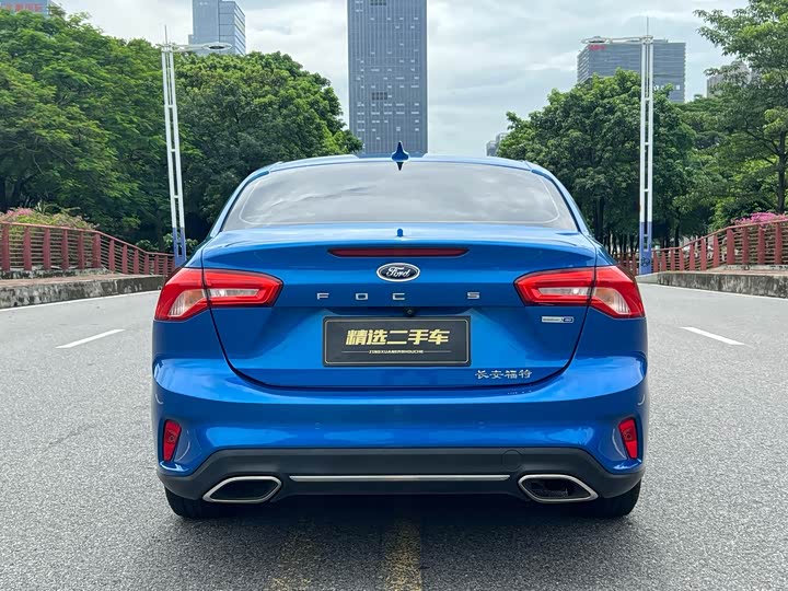 Фото 19 - Ford Focus