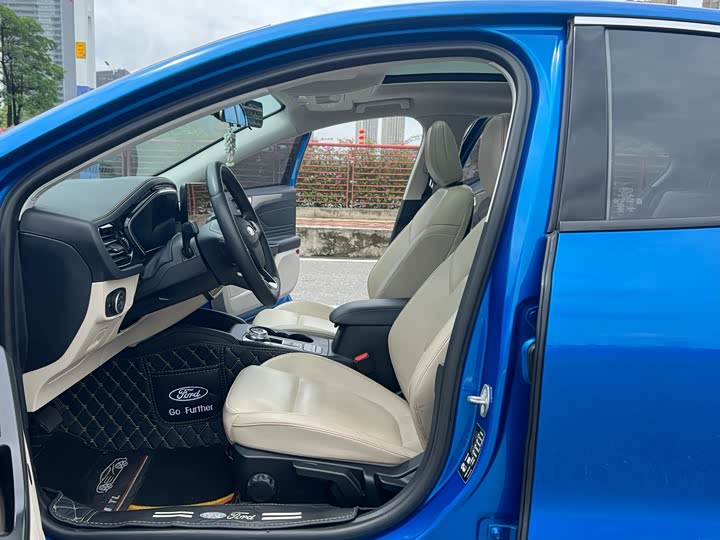 Фото 20 - Ford Focus