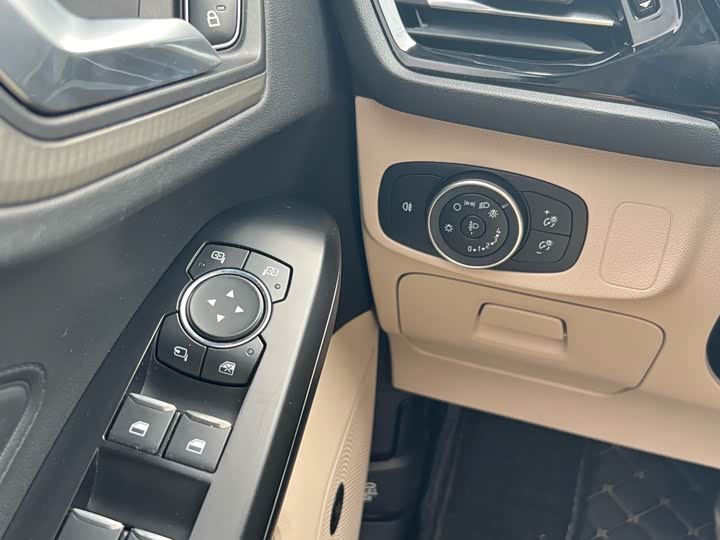 Фото 6 - Ford Focus