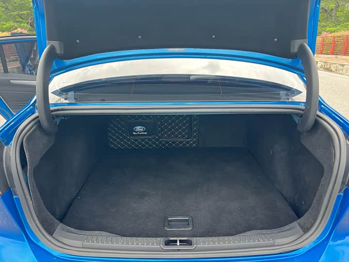 Фото 9 - Ford Focus