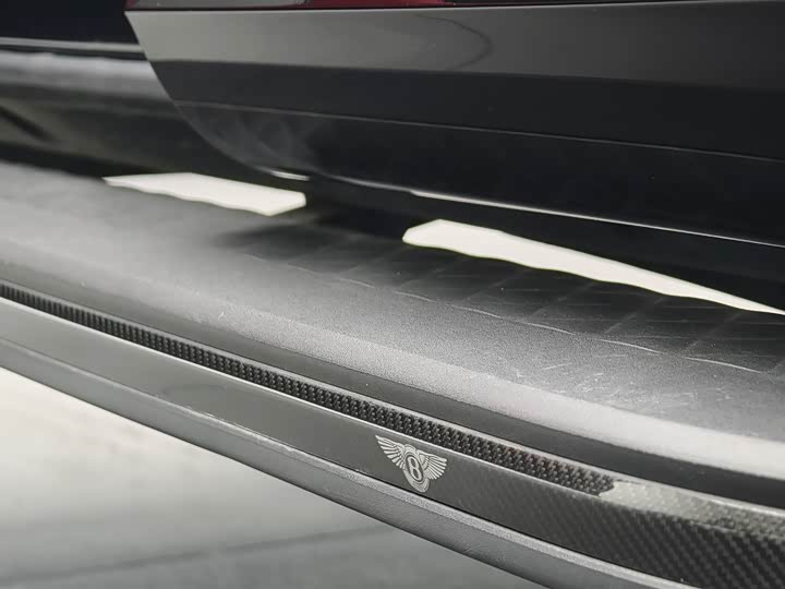 Фото 10 - Bentley Bentayga