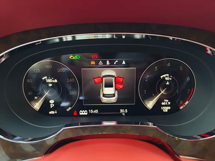 Фото 13 - Bentley Bentayga