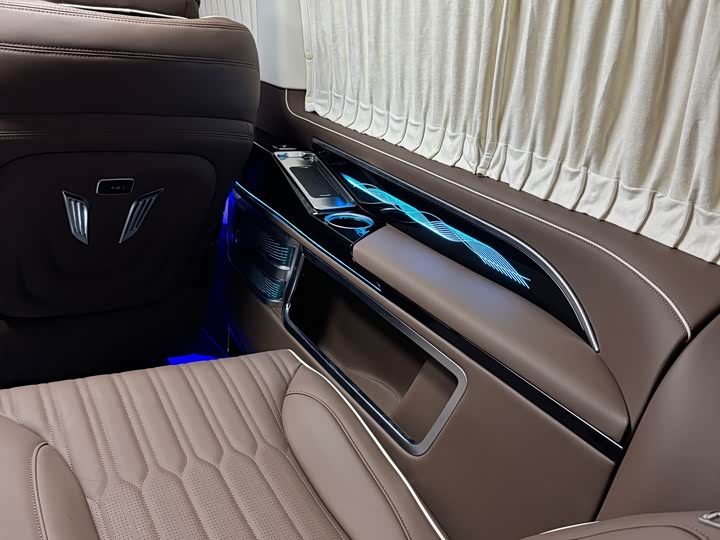 Фото 11 - Mercedes-Benz Vito