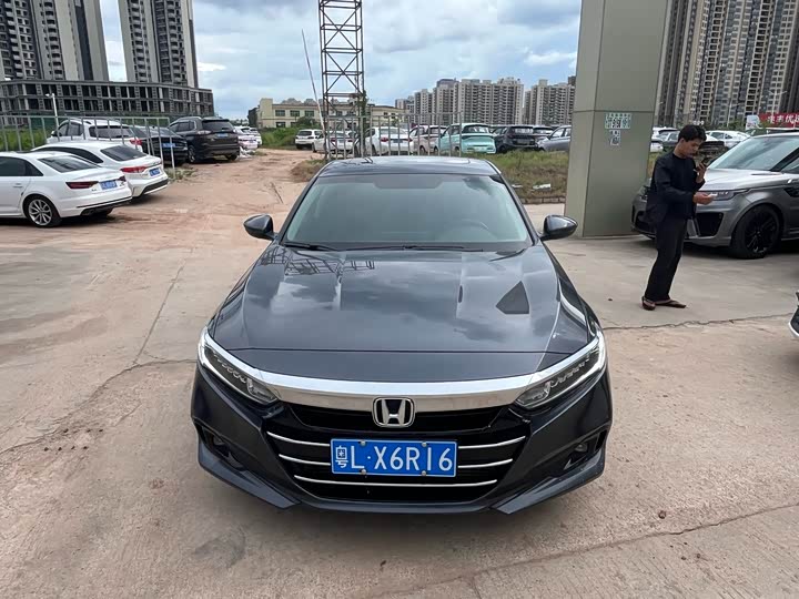 Фото 2 - Honda Accord