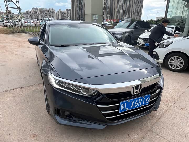 Фото 3 - Honda Accord