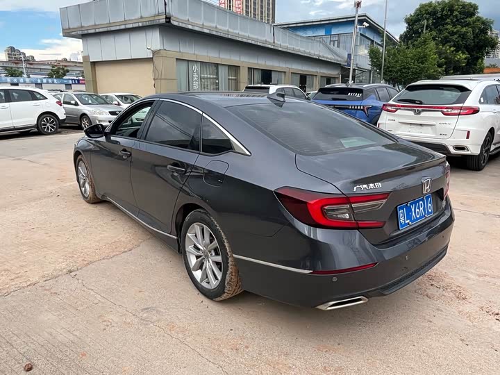 Фото 7 - Honda Accord