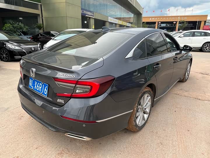 Фото 9 - Honda Accord