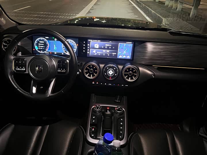 Фото 6 - Tank 300