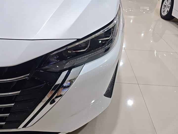 Фото 24 - Nissan Sylphy