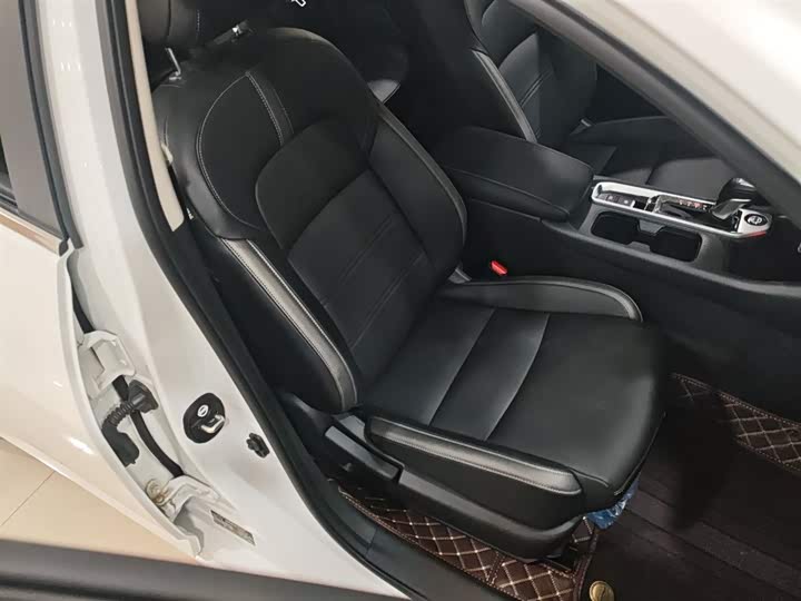 Фото 25 - Nissan Sylphy