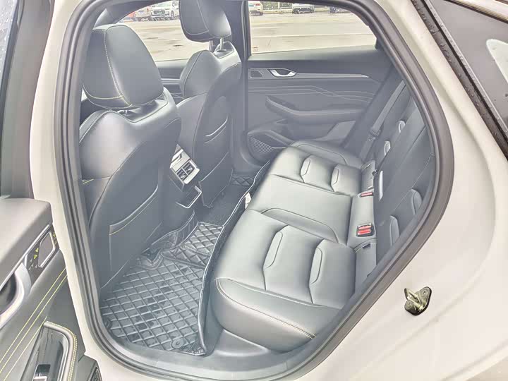 Фото 12 - Geely Preface