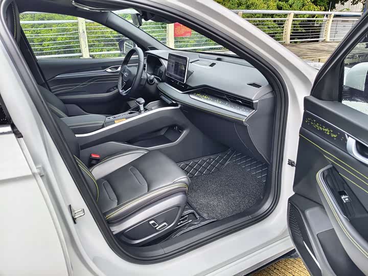 Фото 13 - Geely Preface