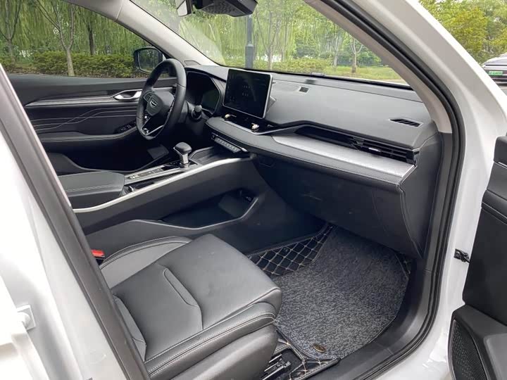 Фото 13 - Geely Preface