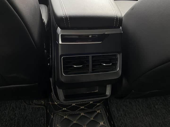 Фото 9 - Geely Preface