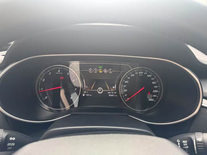 Фото 6 - Hongqi H5