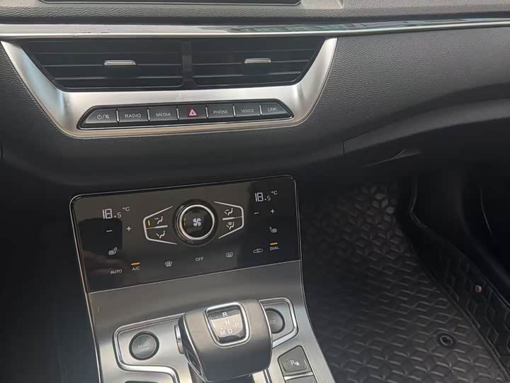 Фото 7 - Hongqi H5