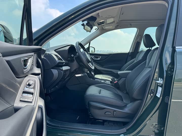 Фото 11 - Subaru Forester