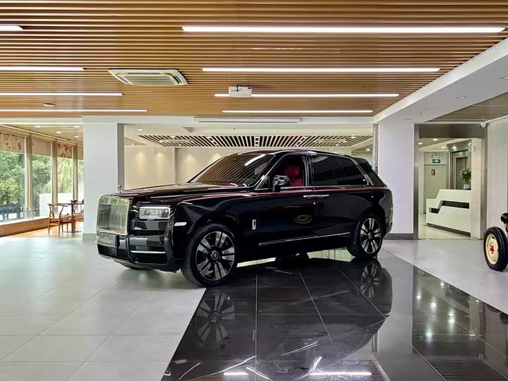 Фото 1 - Rolls-Royce Cullinan